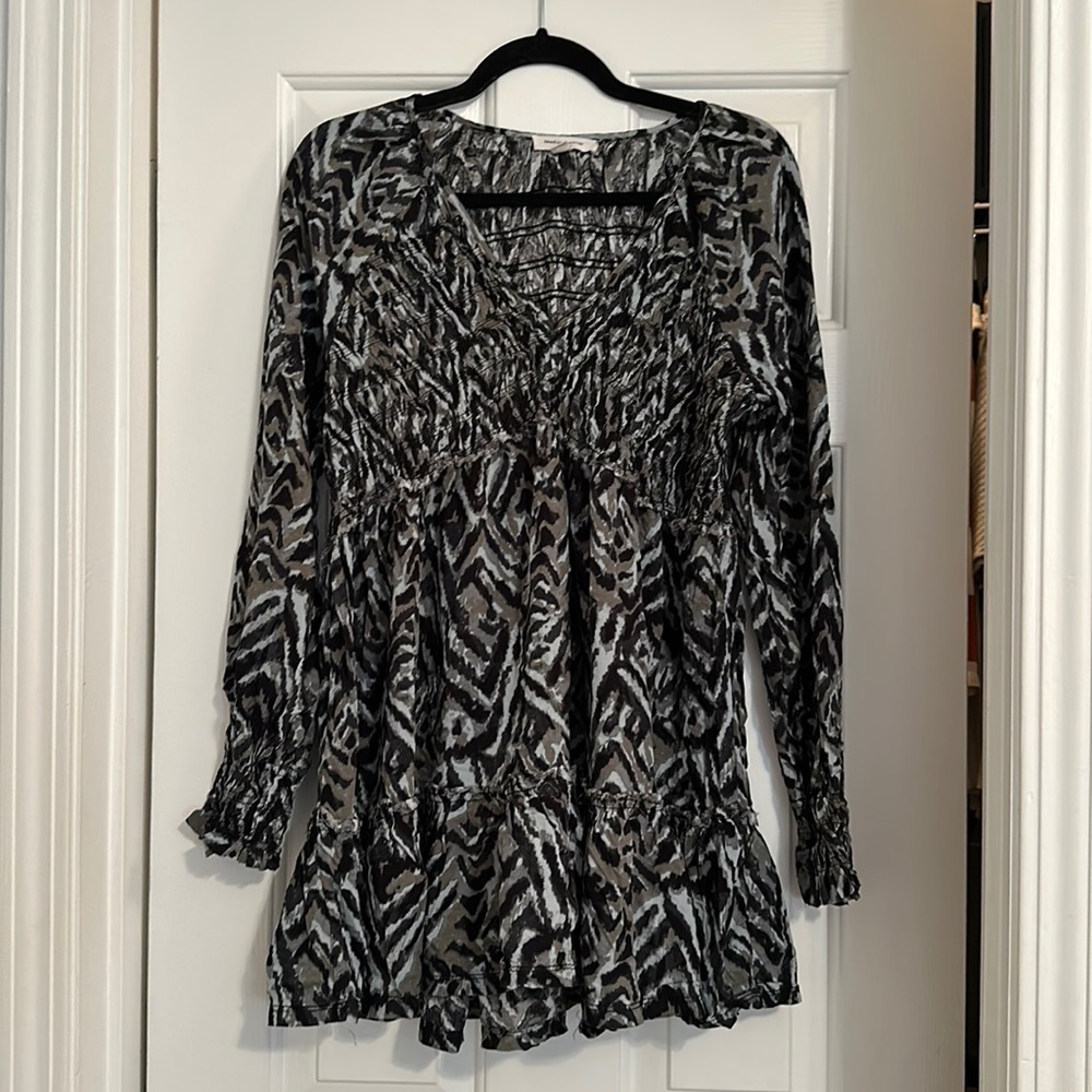 Beach lunch lounge blue green black printed long sleeve tiered smocked tunic top